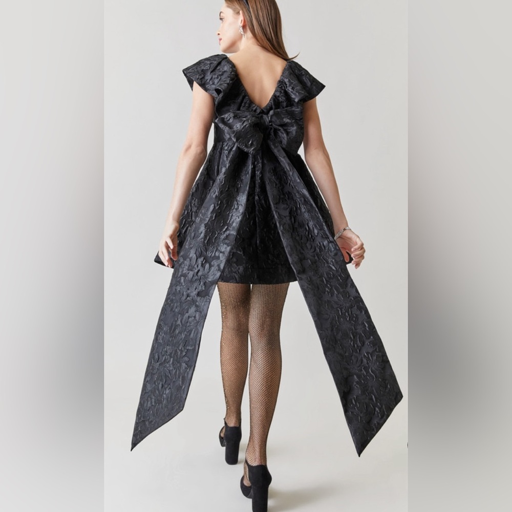 Francesca's NWT Nelda Oversized Bow Mini Dress - Black